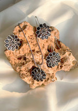 Noir Bloom Pendant Set