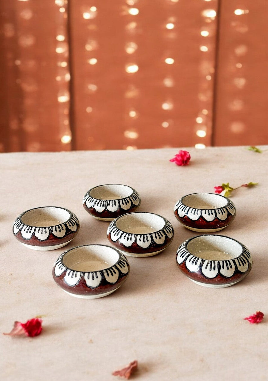 Brown leaf design Diya