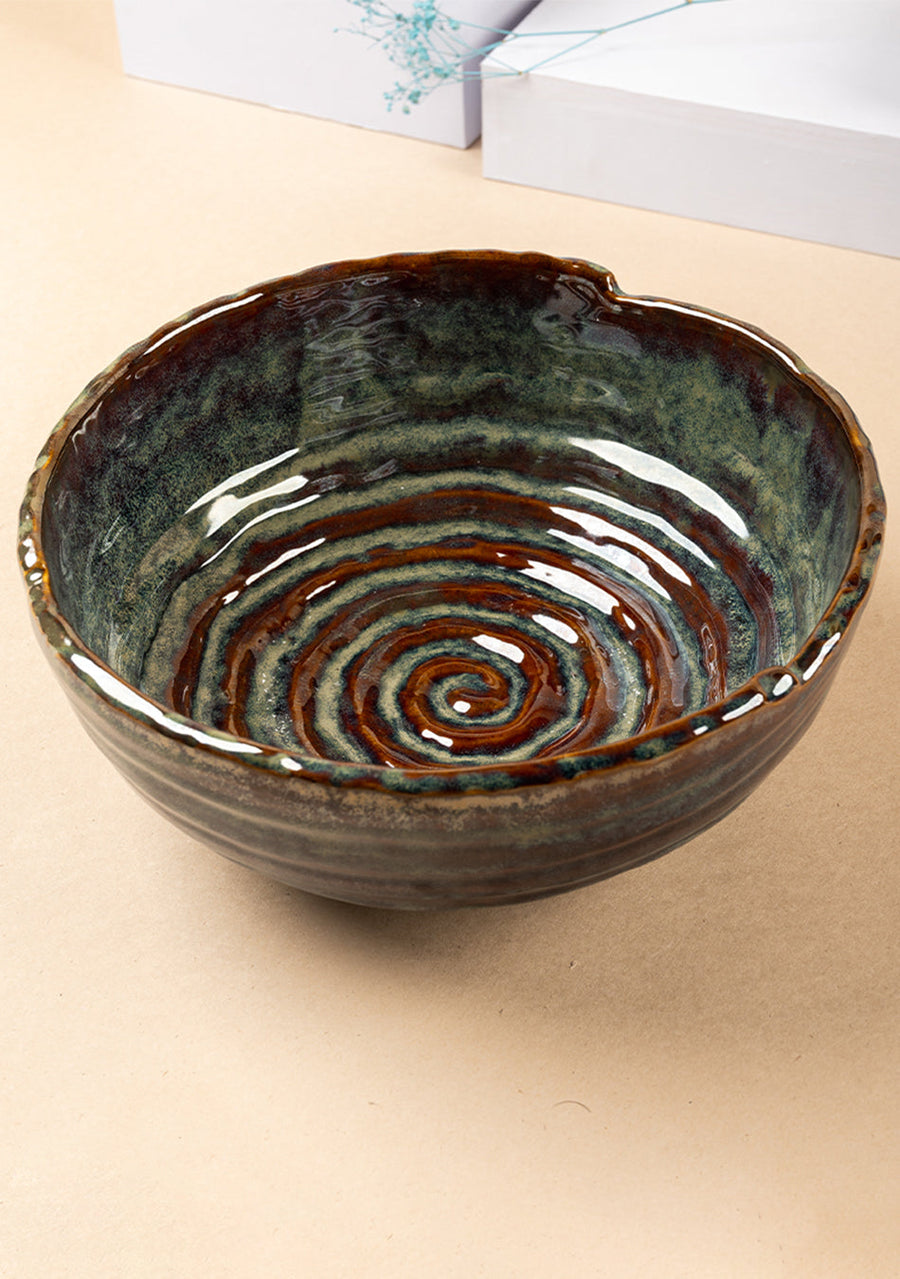 Auburn Glisten Seashell Serving Bowl (large)