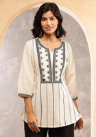 Linear Bloom Top