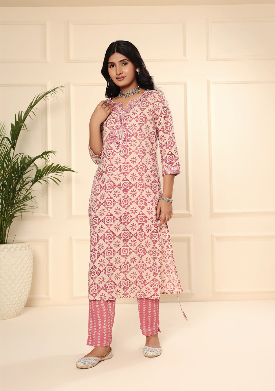 ARAVALII White AND RED FLORAL PRINT KURTA PANT SET WITH DUPATTA
