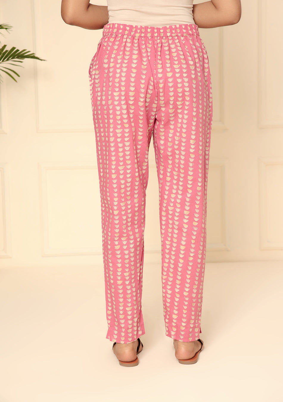 ARAVALII White AND RED FLORAL PRINT KURTA PANT SET WITH DUPATTA