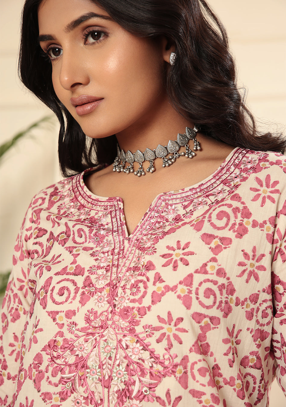 ARAVALII White AND RED FLORAL PRINT KURTA PANT SET WITH DUPATTA