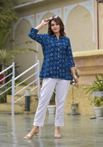 Indigo floral print Top
