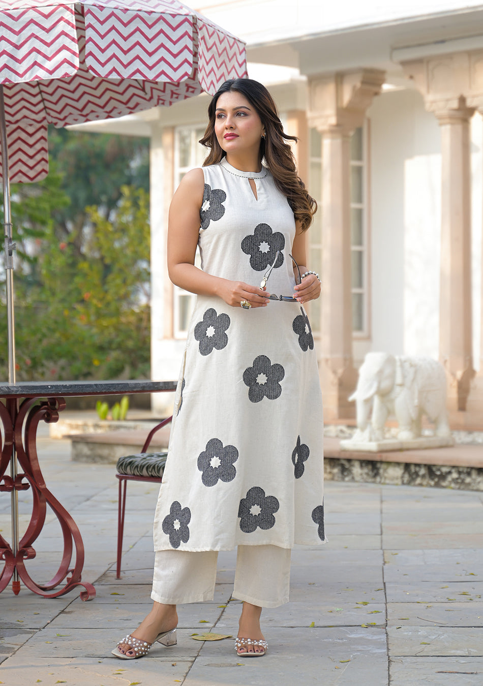 Ammanya EMBROIDERED BLACK FLOWER SUIT SET