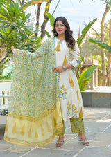 Amaltas Bloom Suit Set