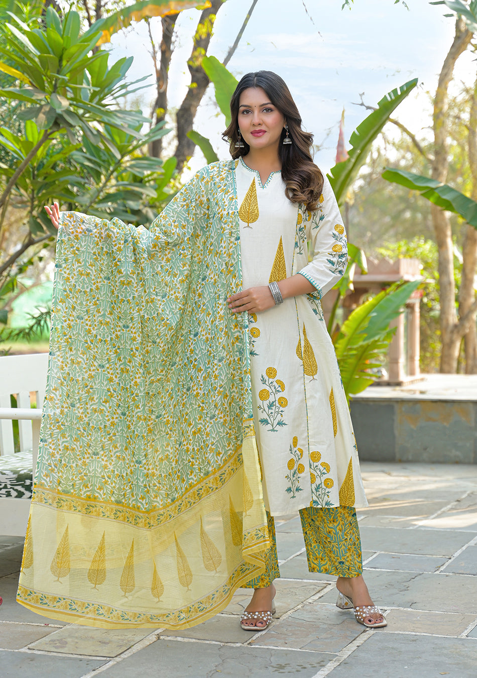 Amaltas Bloom Suit Set