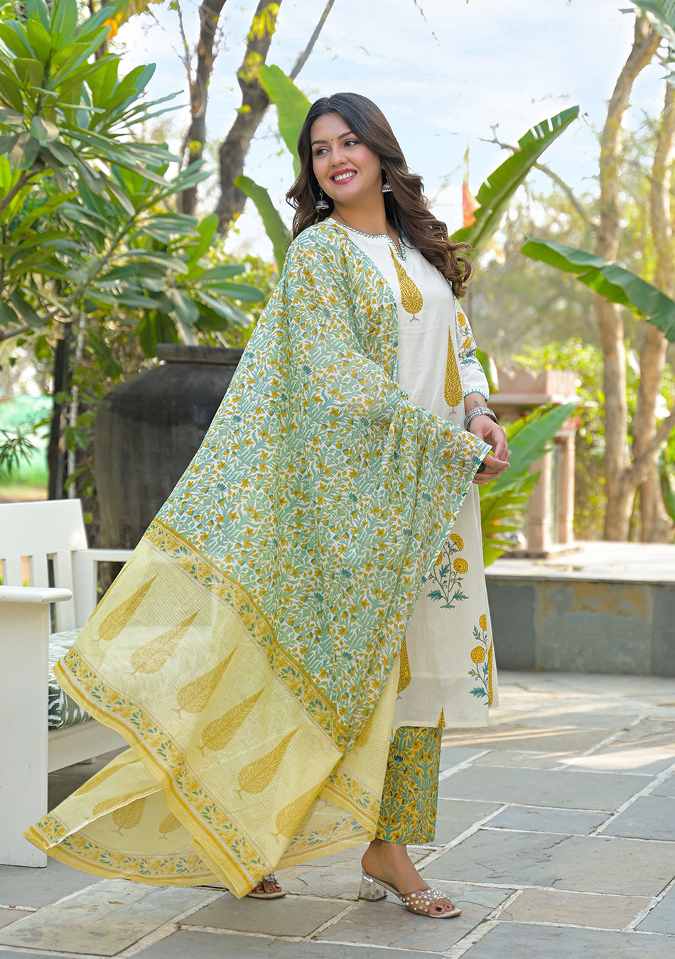 Amaltas Bloom Suit Set