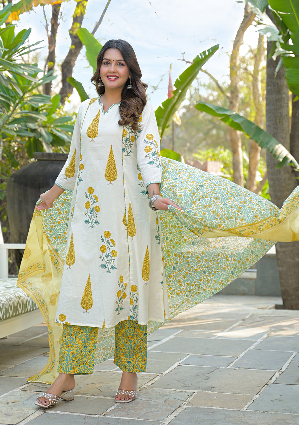 Amaltas Bloom Suit Set