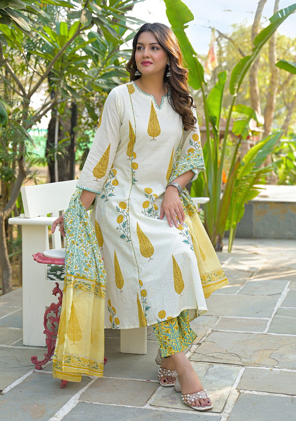 Amaltas Bloom Suit Set