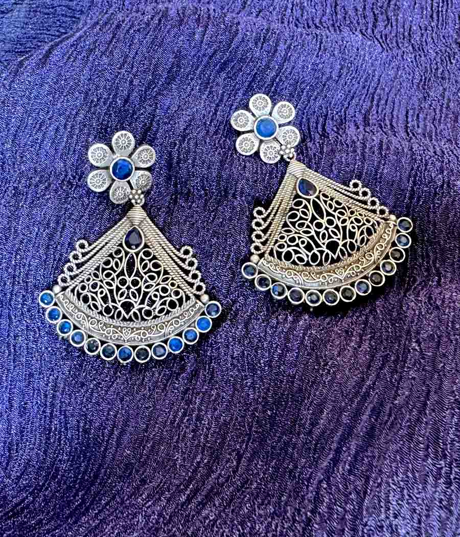 Navy Bloom Dangler