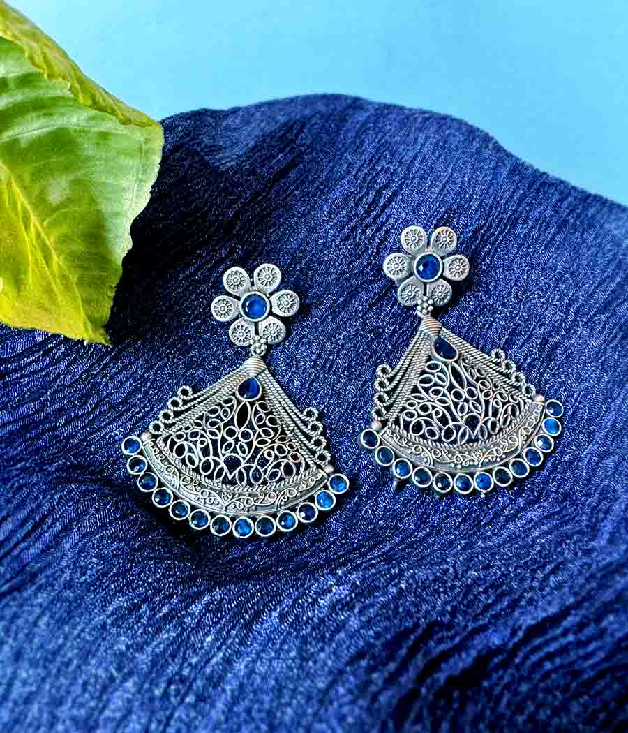 Navy Bloom Dangler