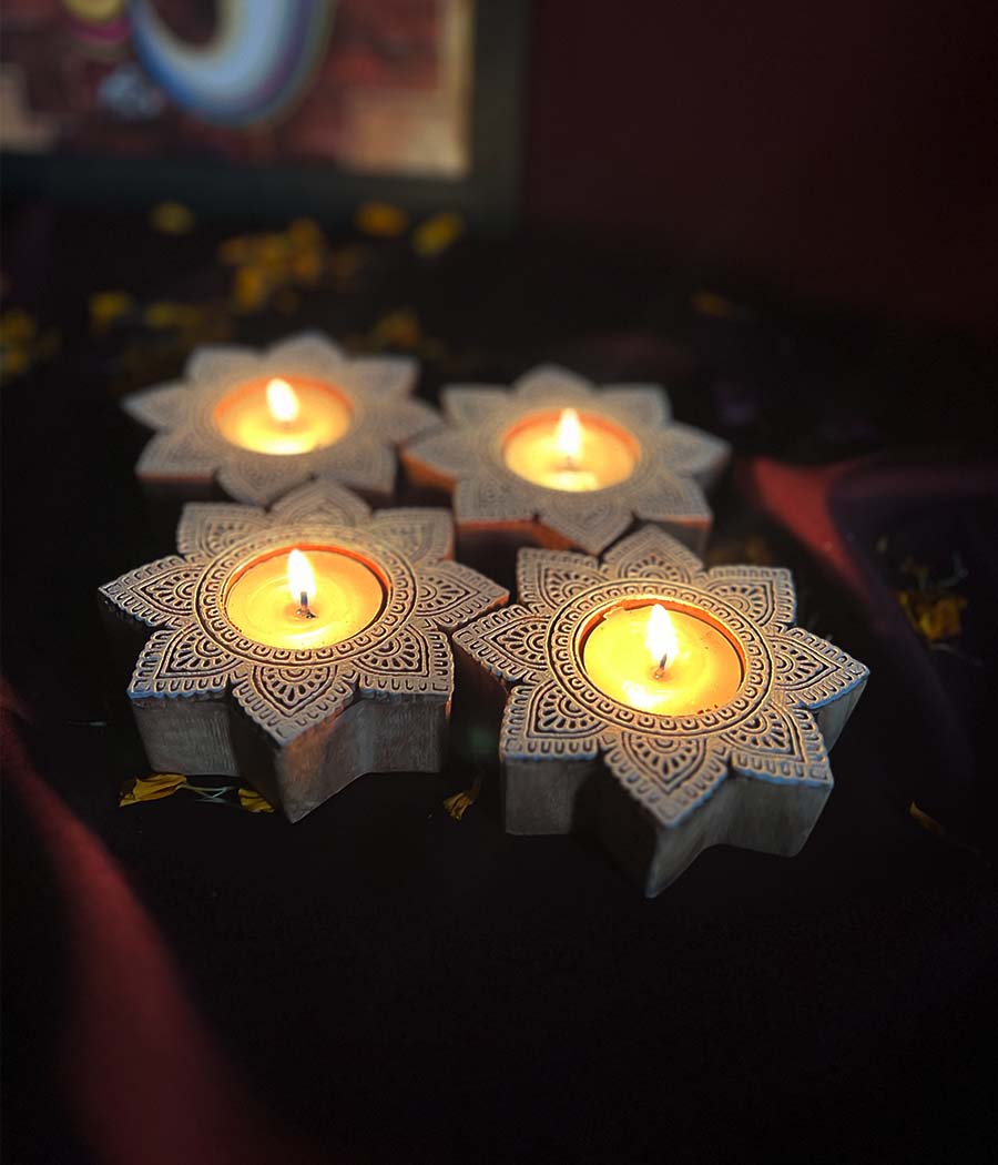 Star Carved Wood Tealight - Set of 4