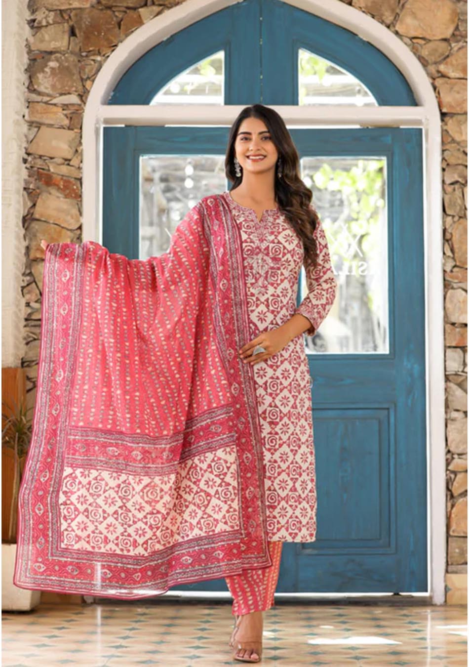 ARAVALII White AND RED FLORAL PRINT KURTA PANT SET WITH DUPATTA