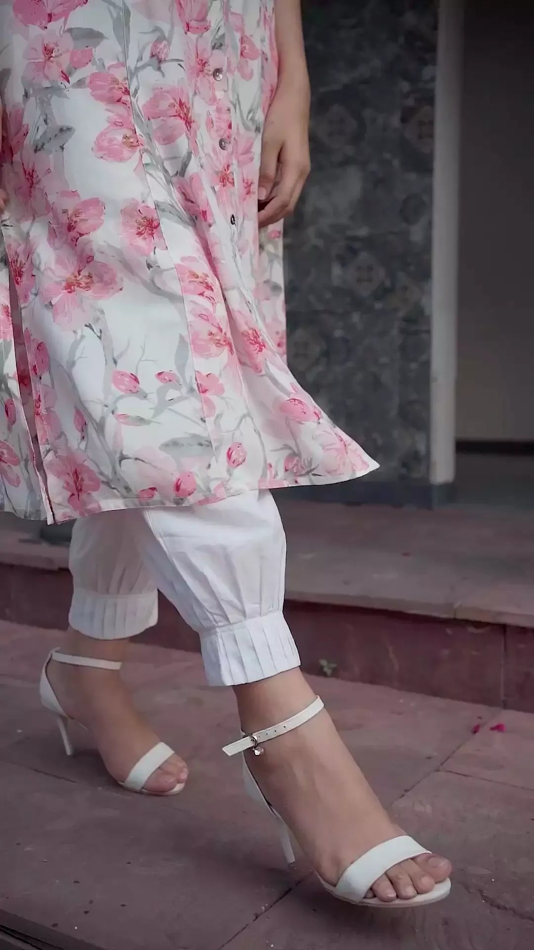 Ammanya Ivory Floral Printed Kurta