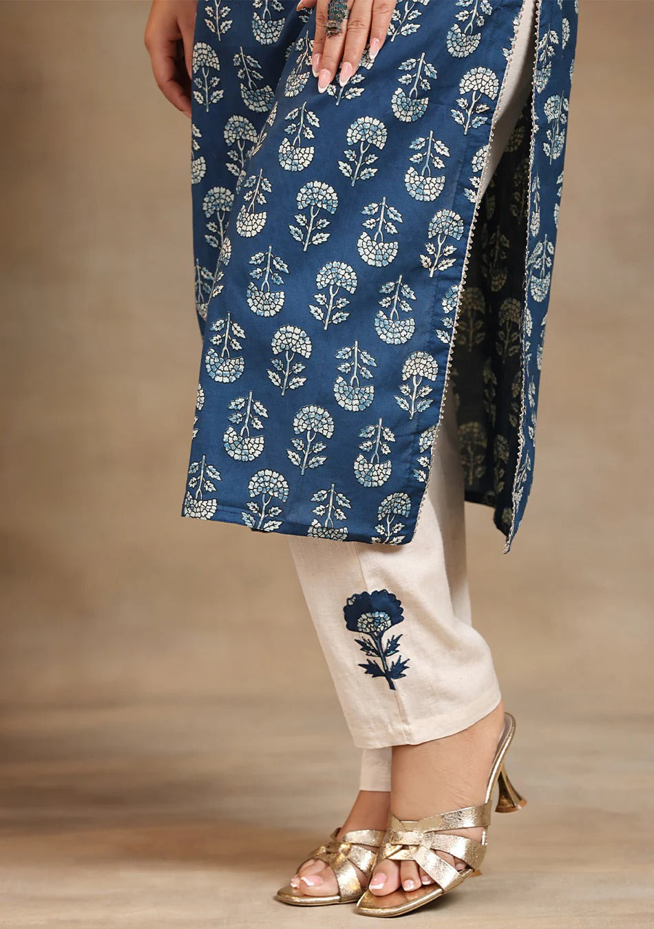 Ammanya Indigo Floral Motif kurta Set