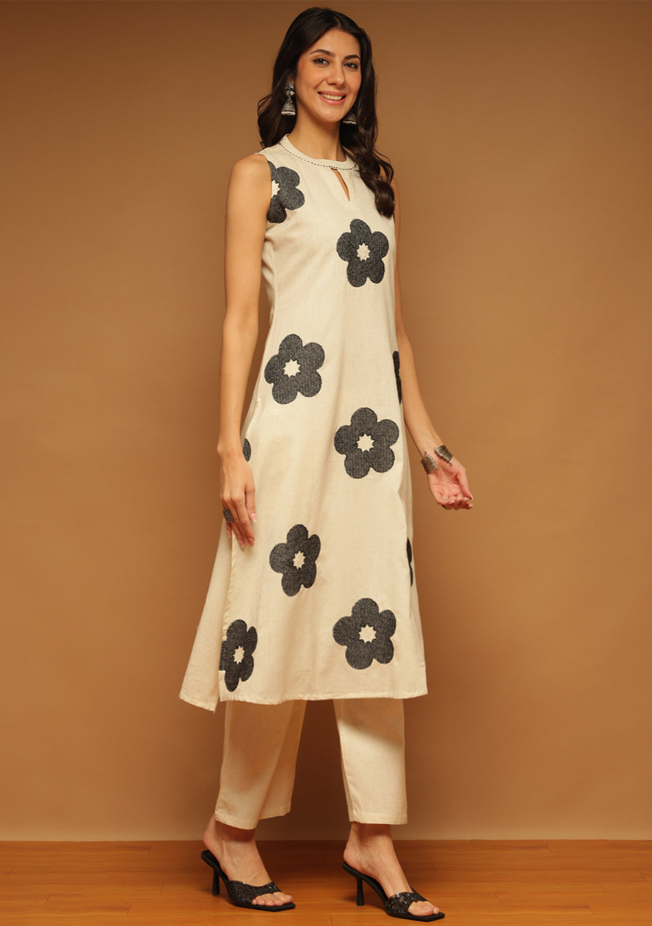 Ammanya EMBROIDERED BLACK FLOWER SUIT SET