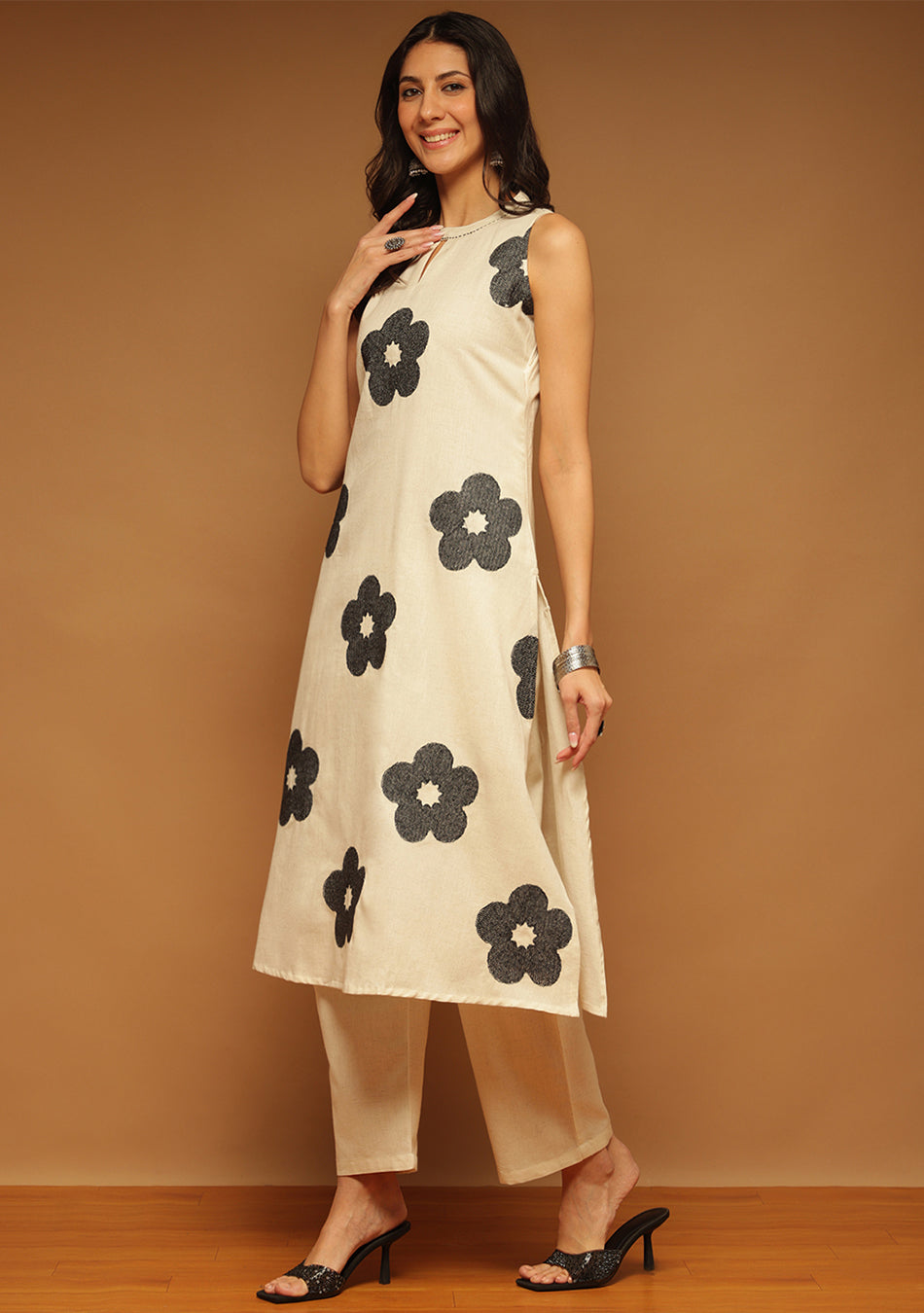 Ammanya EMBROIDERED BLACK FLOWER SUIT SET